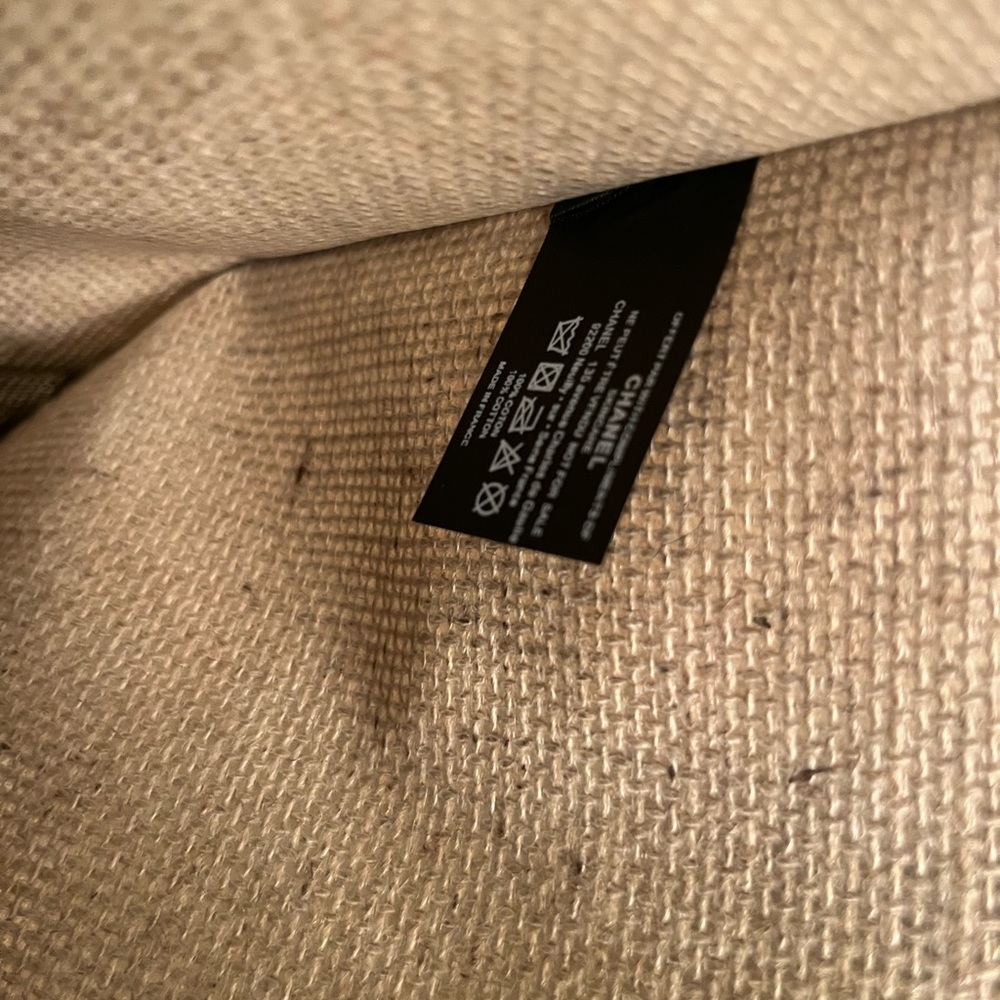 Chanel VIP Tote Bag - Picture 5 of 5